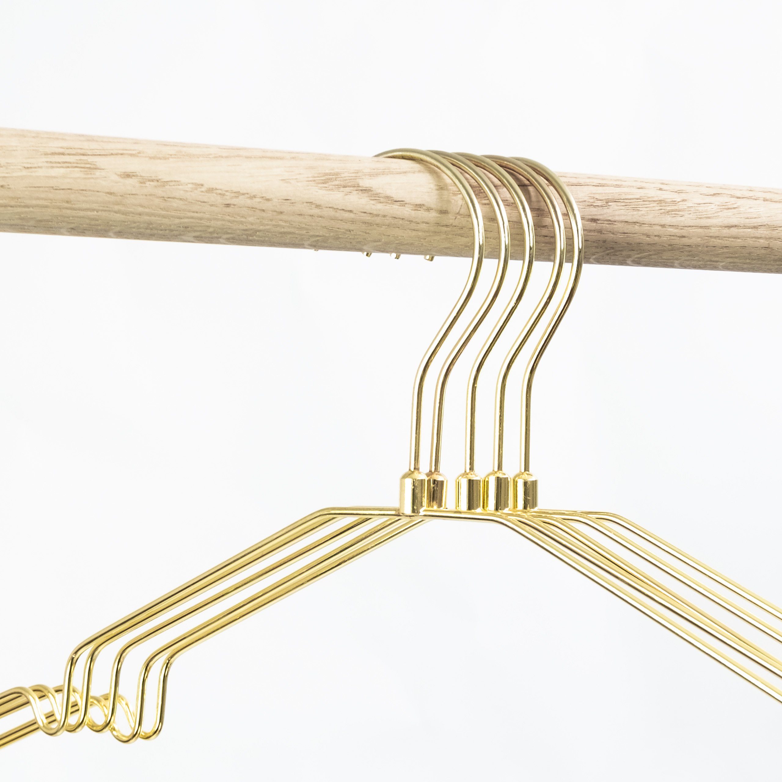 Gard clothes hanger