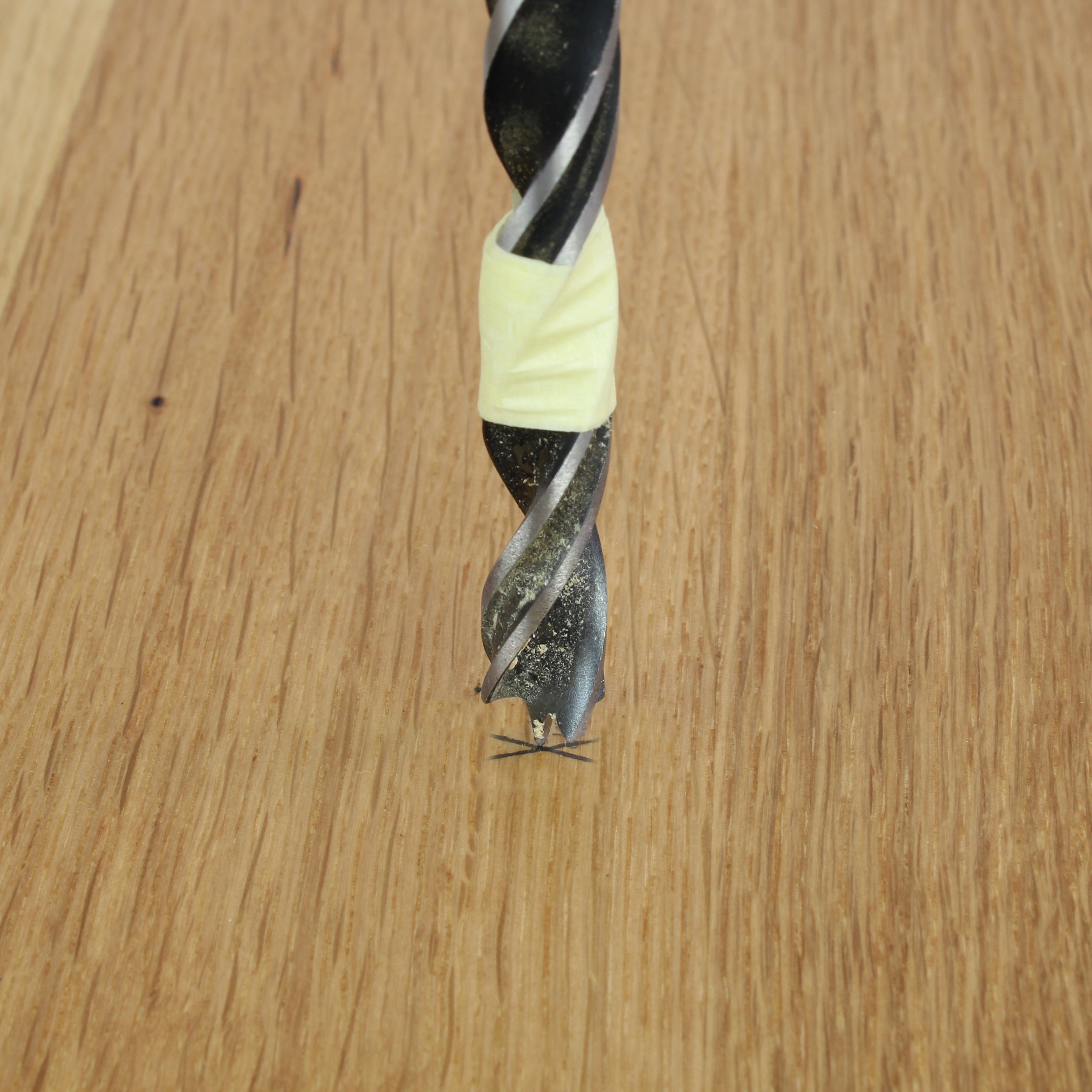 Screw set with threaded insert