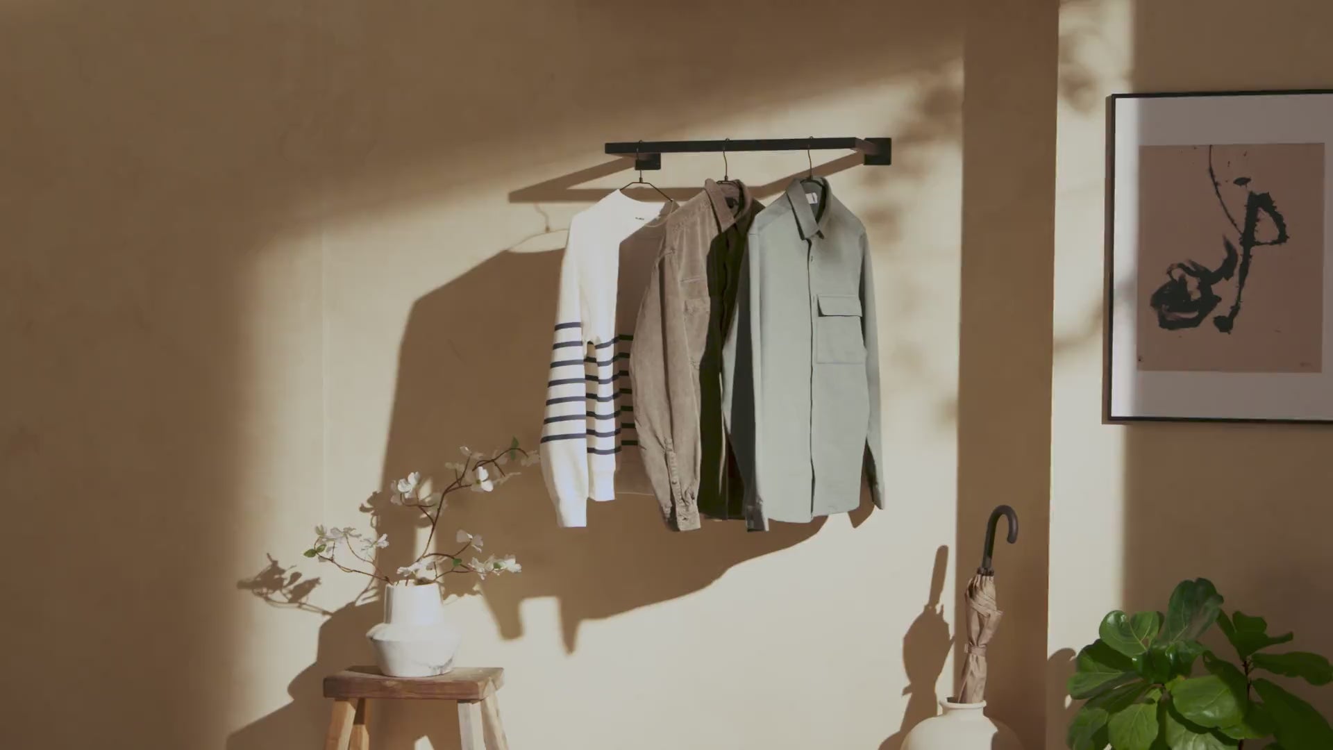 Load video: Gard clothes hanger