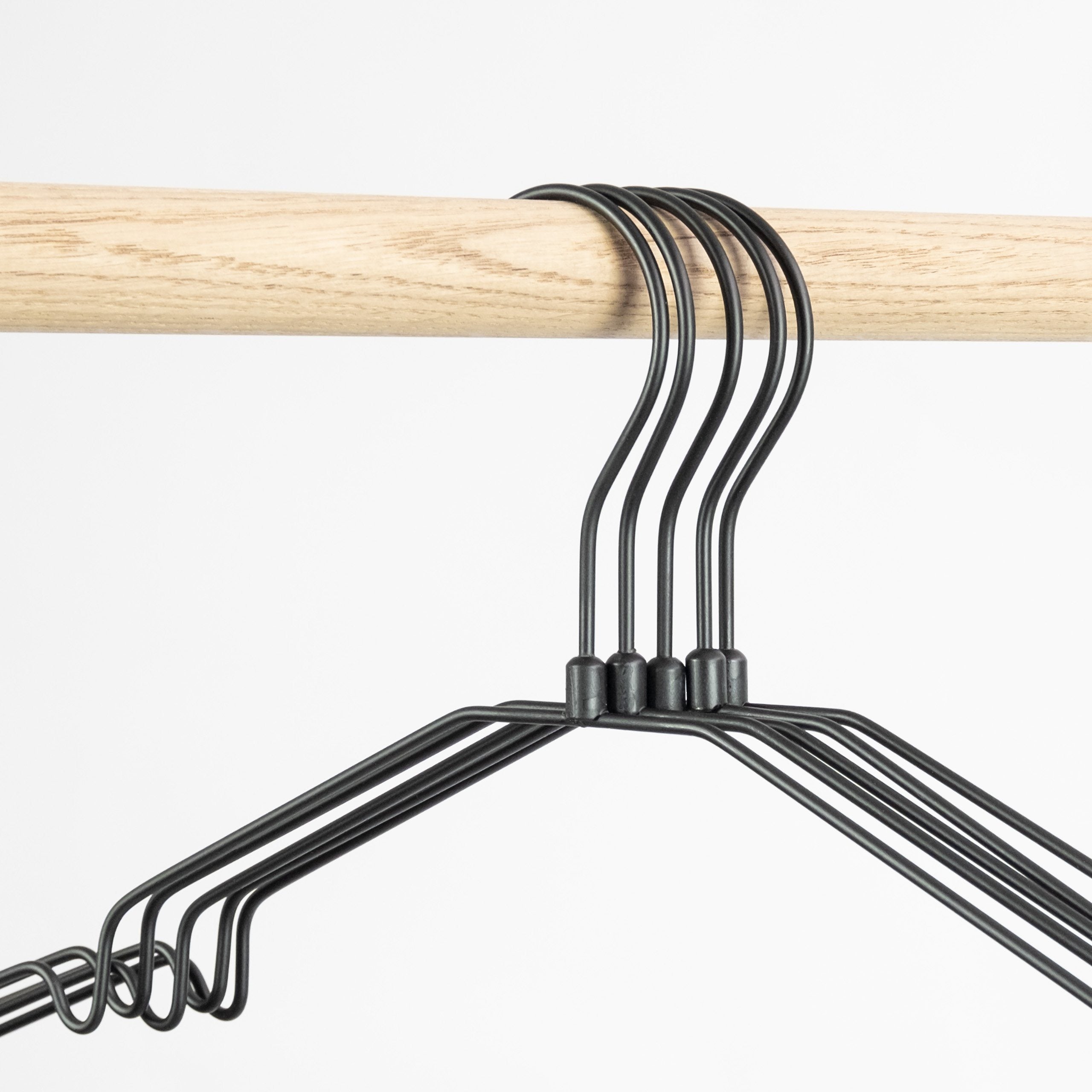 Gard clothes hanger