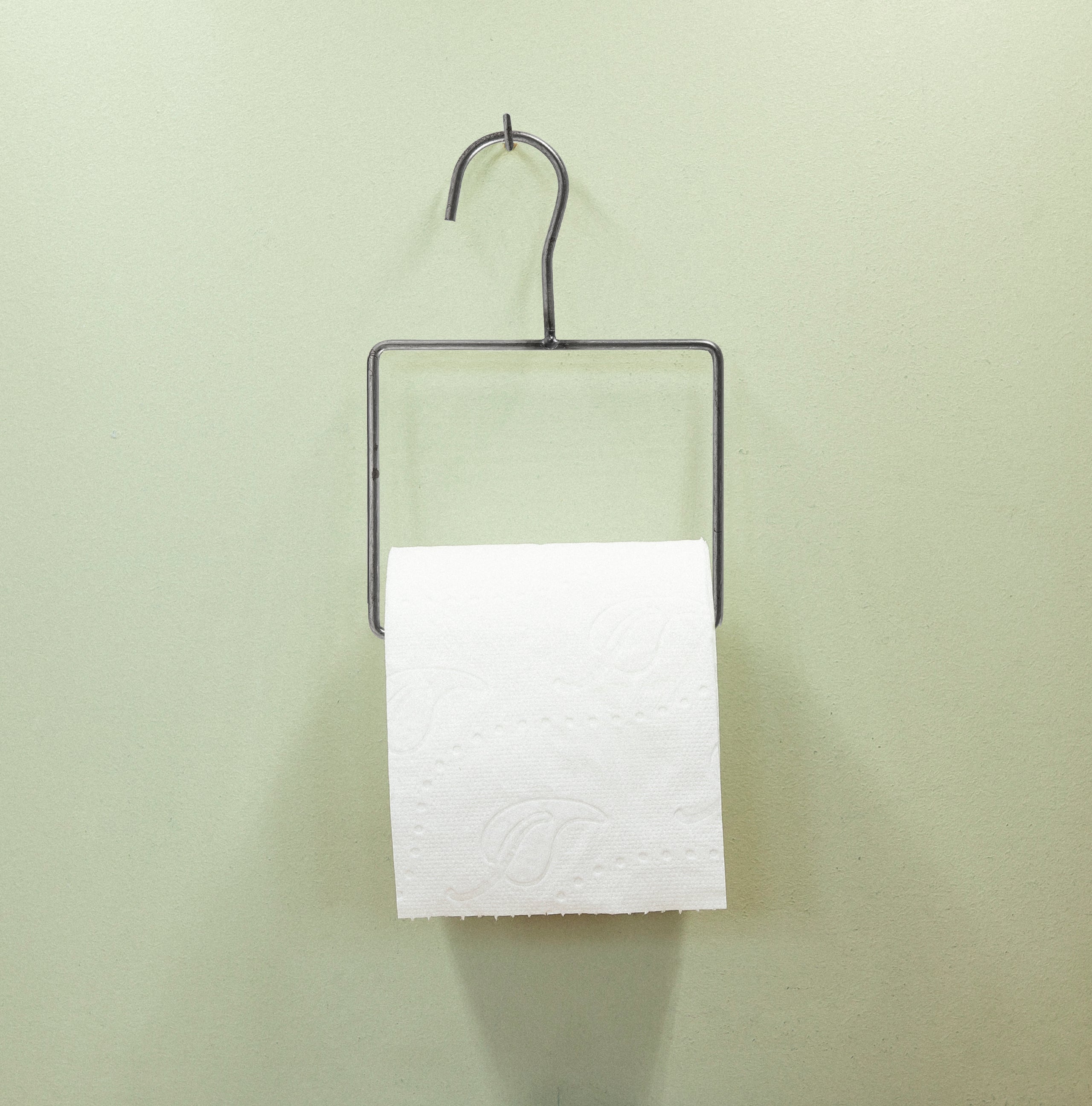 Toiletrol houder hanger