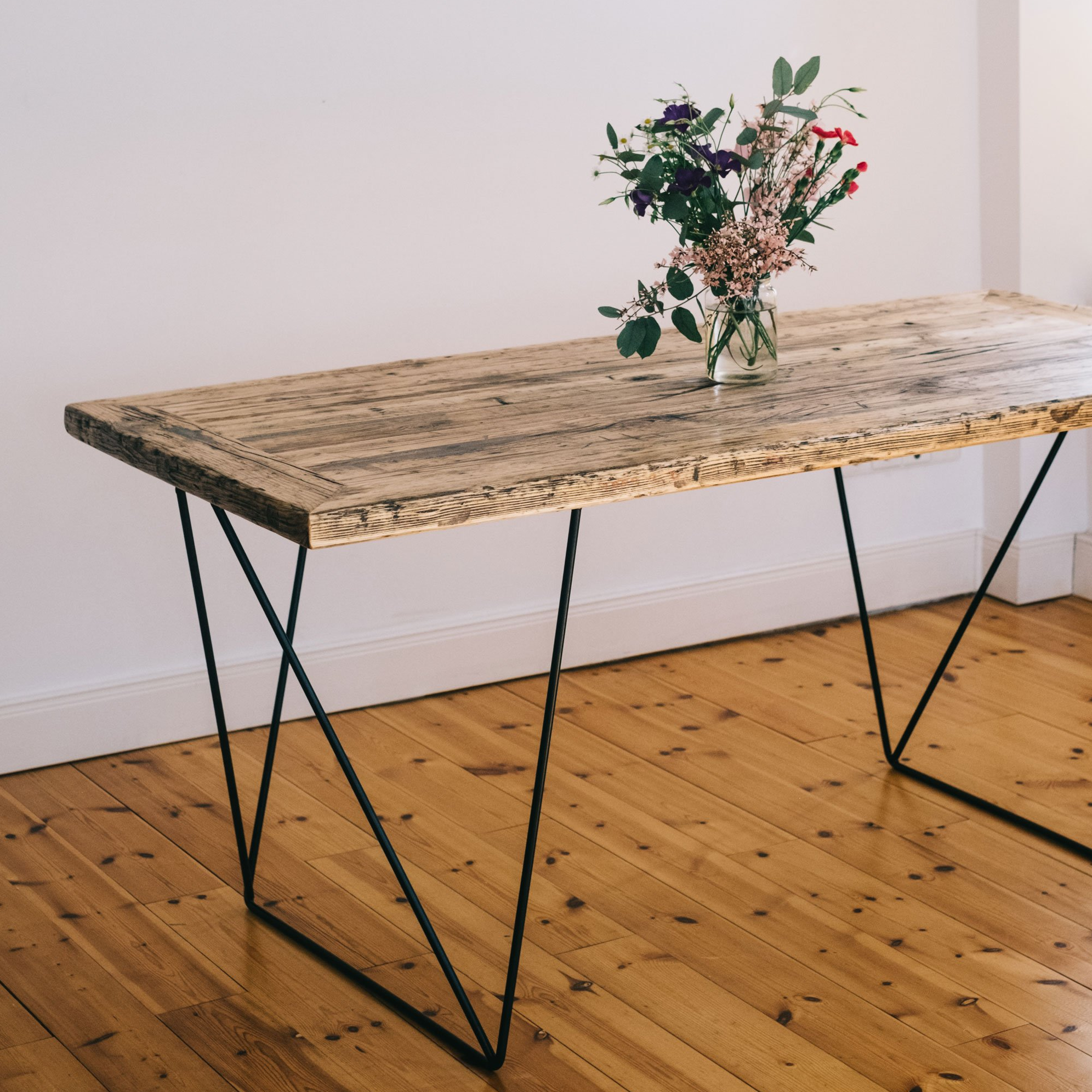 2 Set Table frame clip