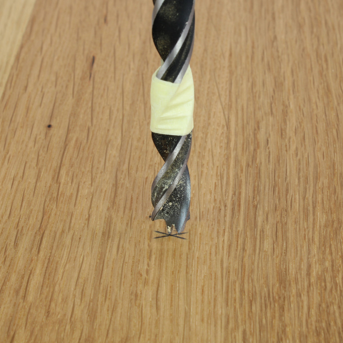 Screw set with threaded insert
