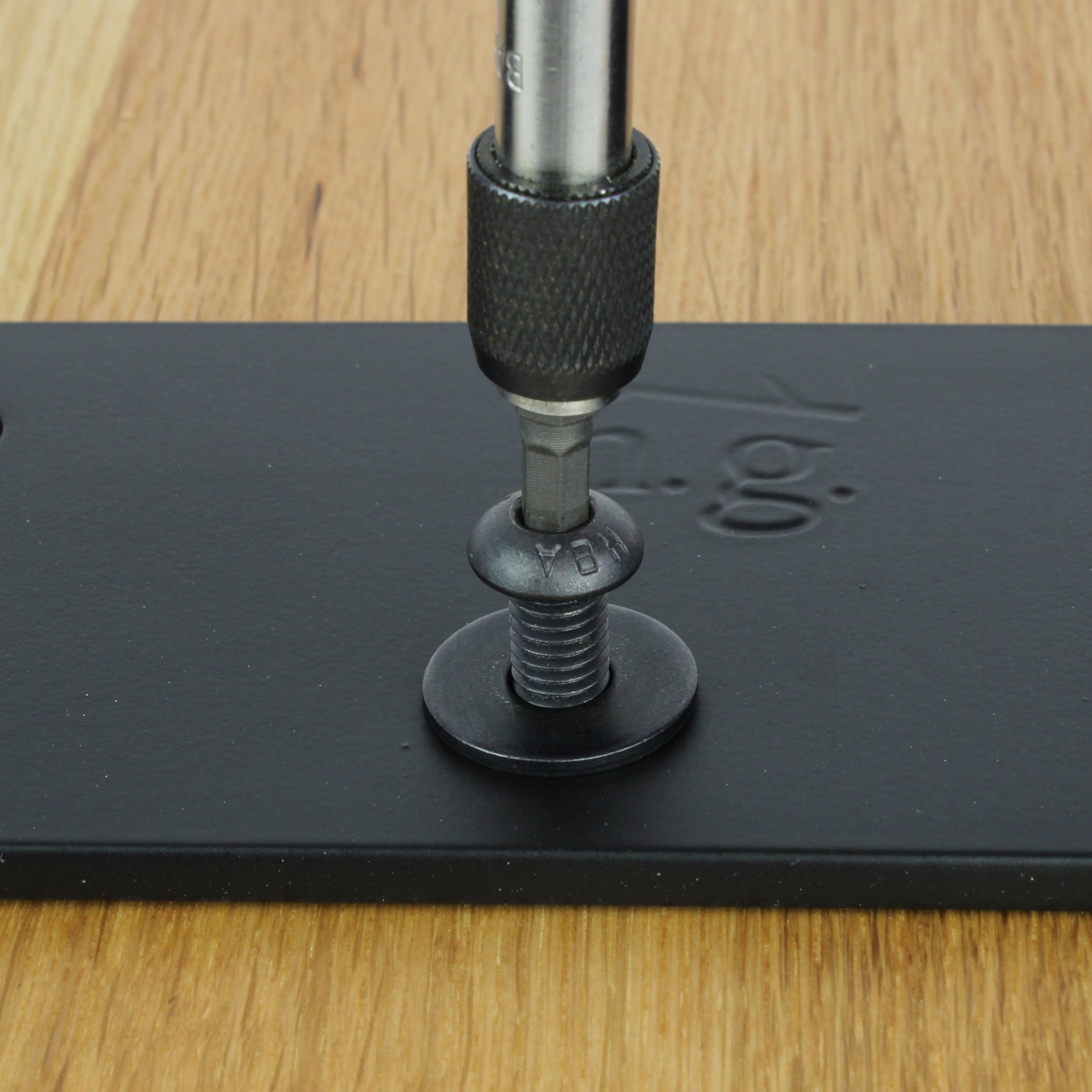 Screw set with threaded insert