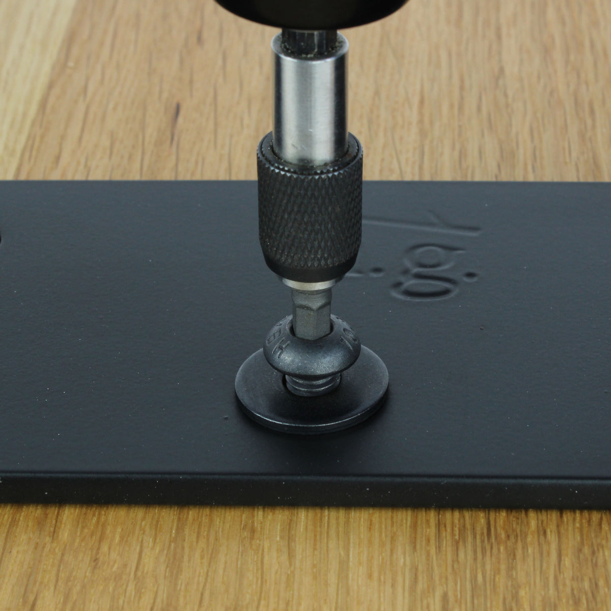Screw set with threaded insert